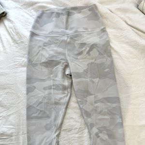 ALO Yoga High Waist Camo Vapor Legging